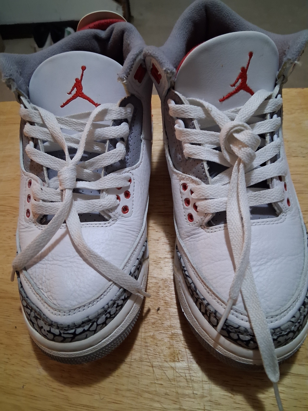 Air Jordan Men White and Red Basketball Shoes